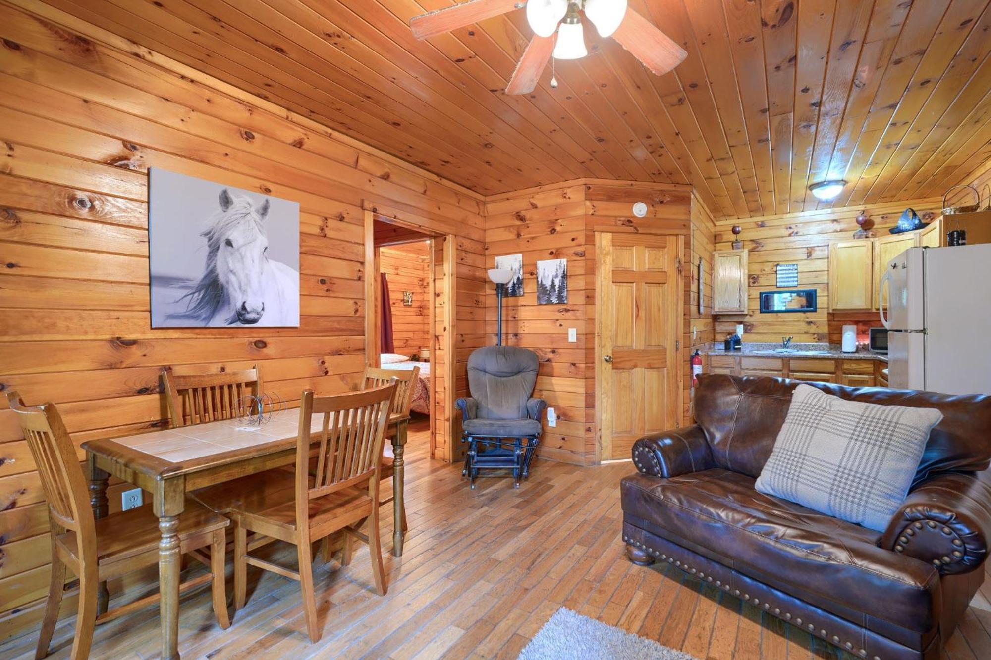 Blue Rose Cabins - Pine Ridge Cabin Logan Extérieur photo